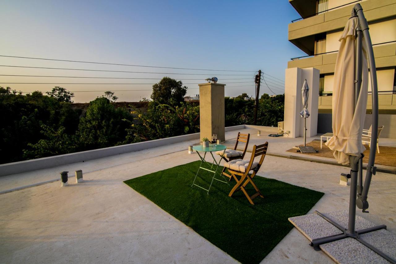 Oasis Luxury Place Heraklion  Bagian luar foto